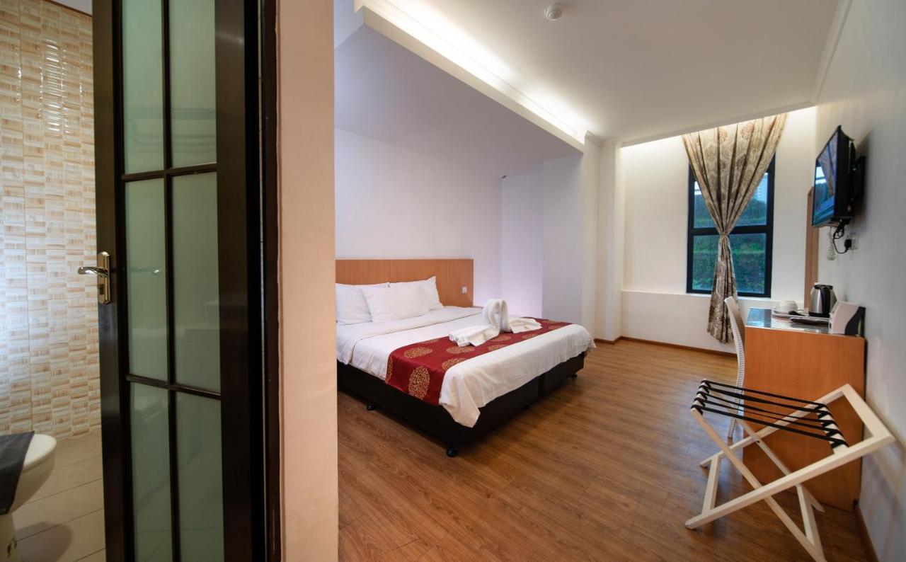 1 Million Hotel Johor Bahru Exterior photo