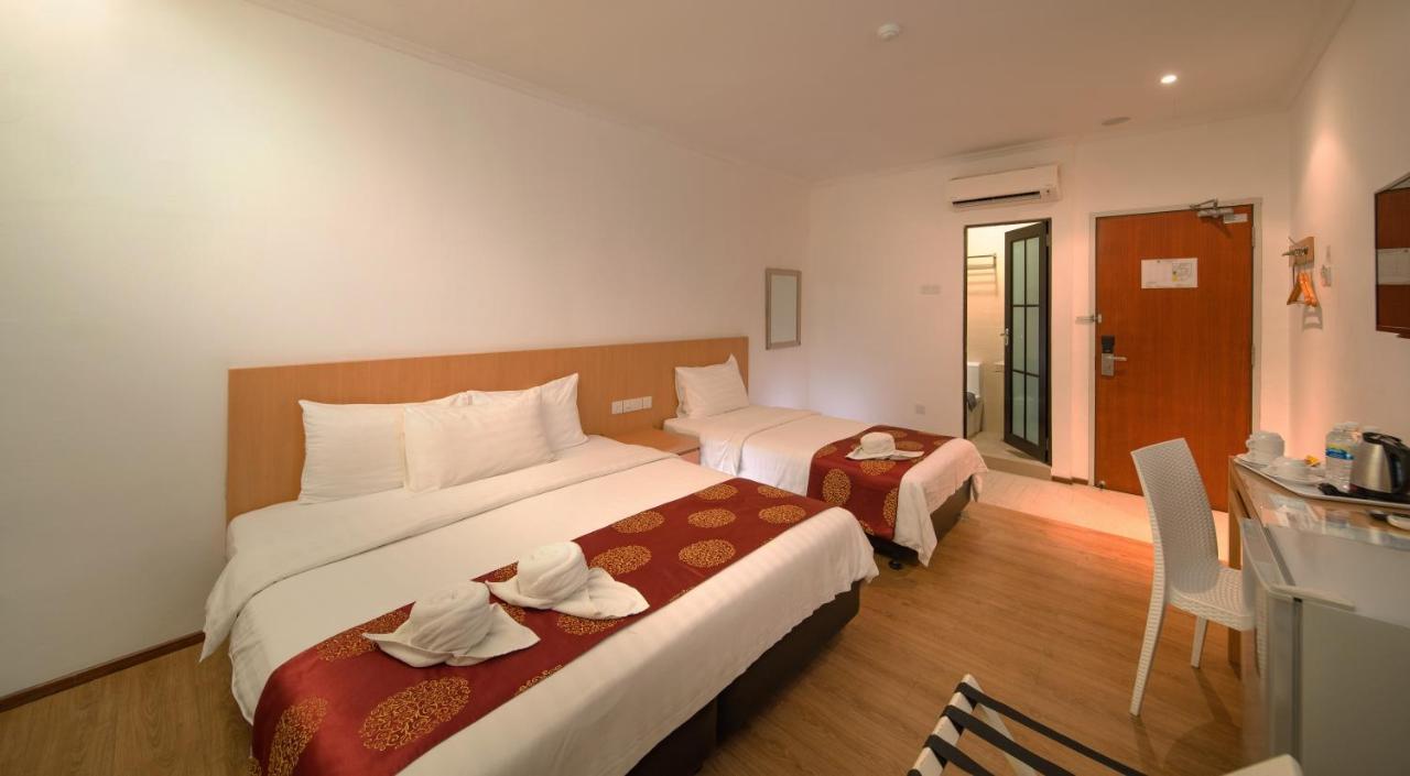 1 Million Hotel Johor Bahru Exterior photo